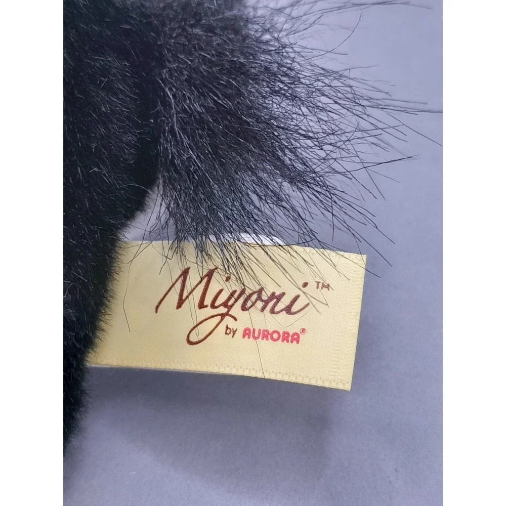 Aurora Miyoni Crested Penguin 🐧 8